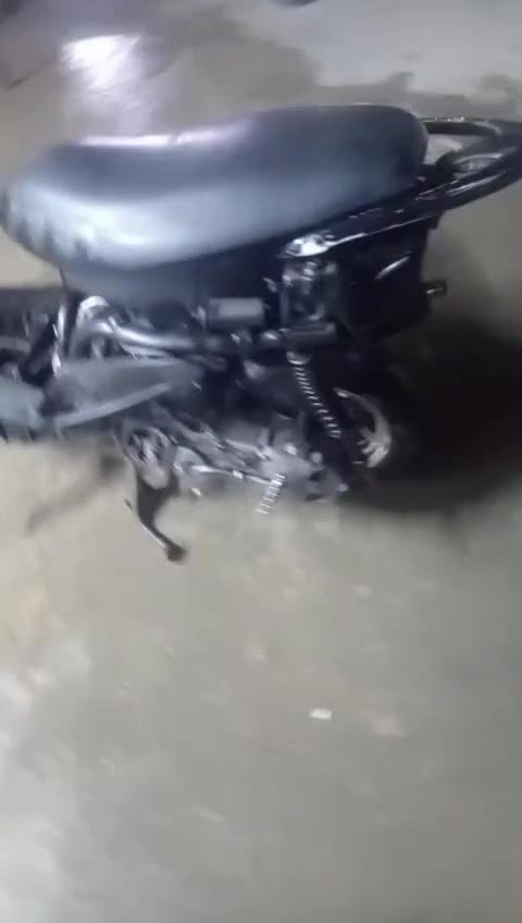 ماكس علدله البيع دراجه رياضي نضيفه كلجات رياضي كفرات كامله السعر خاص ***********
