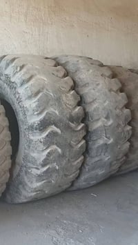 البيع تايرات الحجم 20 5 25  و 23 5 25  و. 17 5 25 الجديد ول مستعمل نضي...