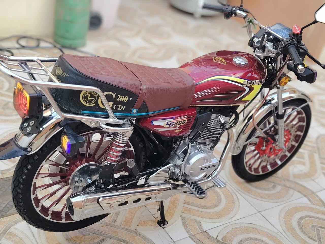 للبيع سيفان موديل 25دراجه جديد مكاني ديالى ناحيه سلام عله طريق دلعباس نتصل ودلل ***********
