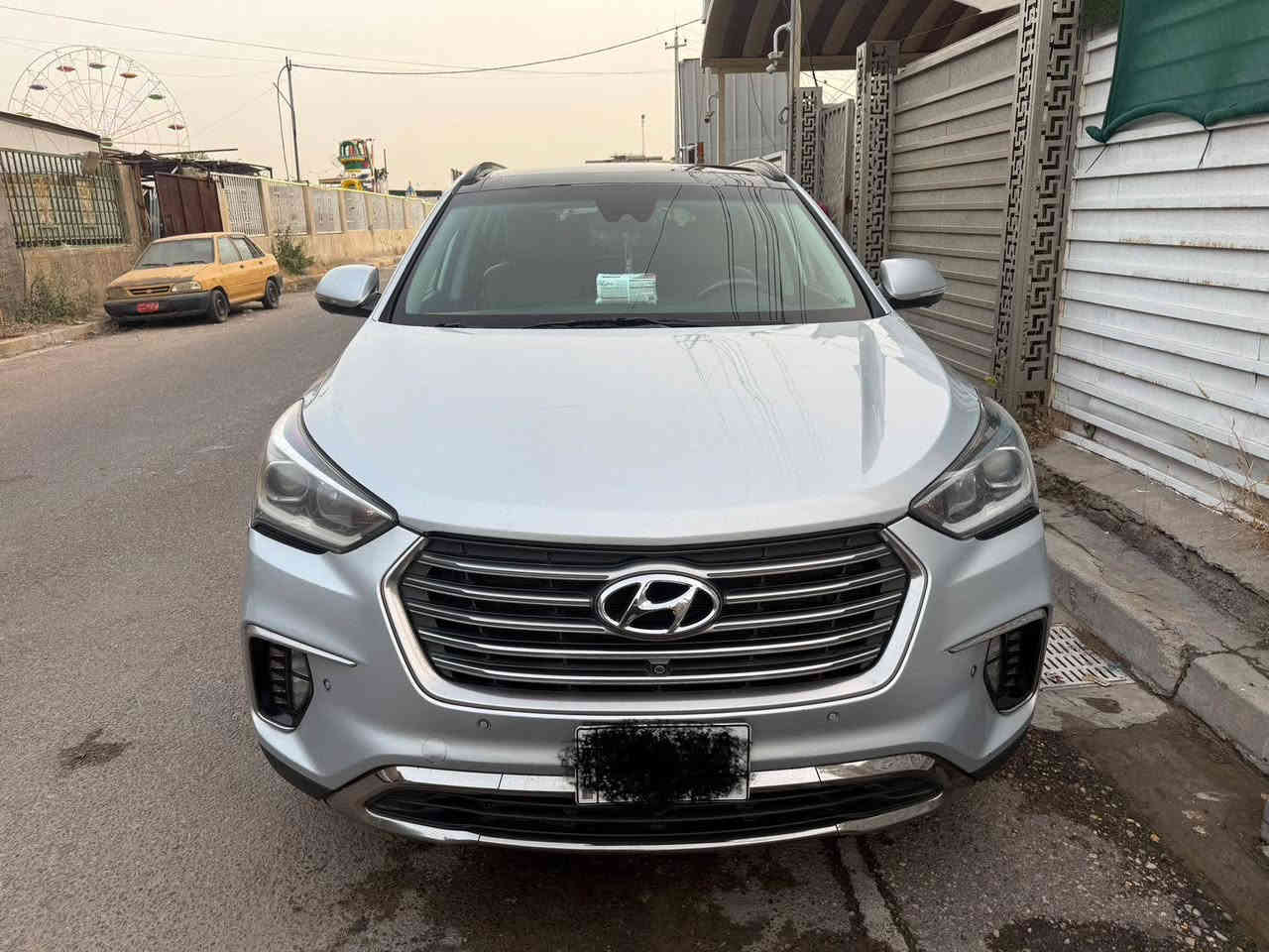 سلام عليكم
سنتافي گراند موديل 2017
بغداد بأسمي 
فول مواصفات 

ليبل واحد 
سياره جديده
١. بصمة 
٢. محرك ٦ سلندر  
٣.كشنات كهرباء 
٤. تدفئة وتبريد كشنات أمامية وخلفية 
٥. شاشة جبيرة و حساسات امامي وخلفي 
٦. رادرات تحديد مسار 
٧. كشنات جلد 
١٠. جنطة كهرباء 
١١. لايت لد و زنون 
١٢ . ٧ راكب 
١٣. ٣ قطع تبريد 
١٤. أنظمة قيادة
