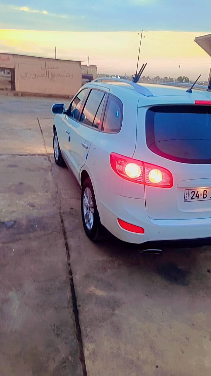 سلام عليكم للبيع        سنتافي 2011محرك4رغم دهوك بسمي مكفوله من الصبغ فقط مكانات بارد سعر155سياره شاشه كامره فتحت صغف ***********
