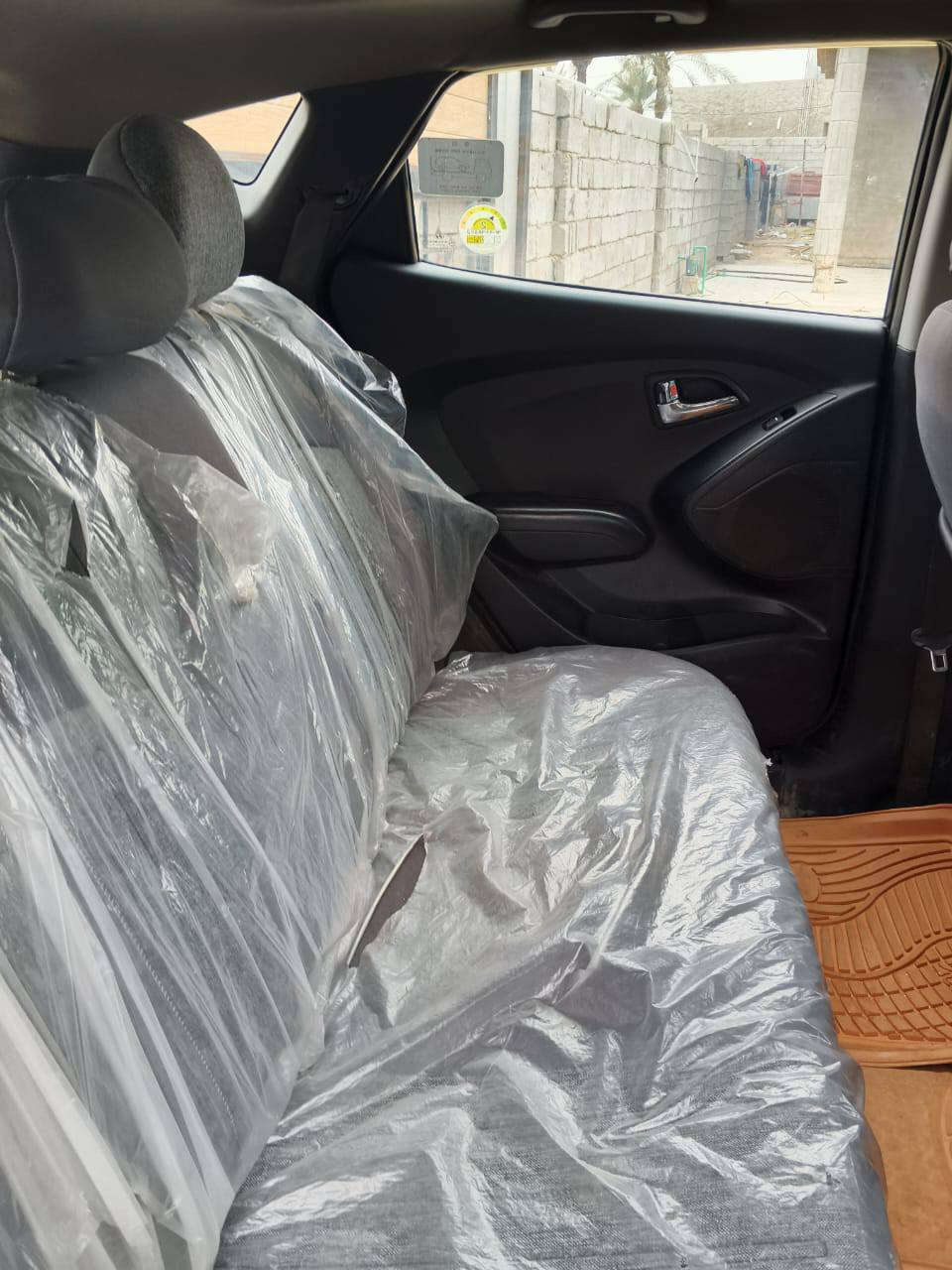 سلام عليكم سياره توسان 2011خليجيه سعر 11 الف  وبيه مجال قليل بنارامه  محرك كير  اوتو  
 جديد سياره بيه صفحه اليمنه صبغ  بدون دواخل تخم تاير صدر جديد ***********
