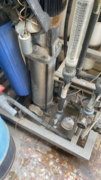 محطة متروكه من فترة بيها ماطور واحد بس 07749871306 شراي يدخل لن محتاج ...