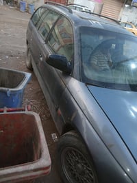 للبيع اوبل بزون موديل ١٩٩٤ سياره شغاله بس سنويه ساقطه سعر ٢٥ وبيه مجال...