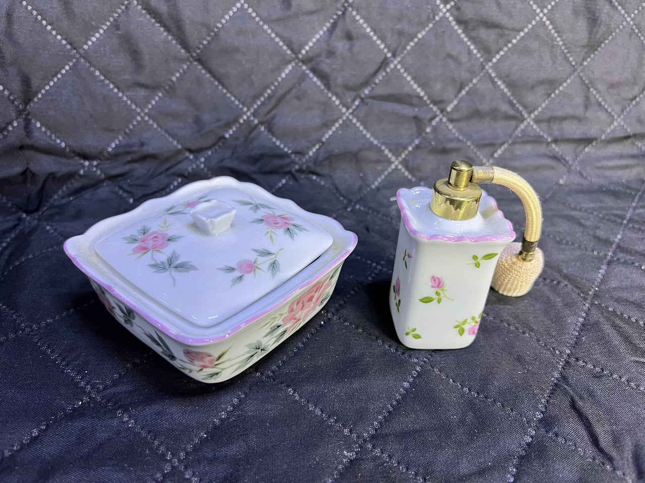 تابِـع الحِساب كل كم يوم عدنه نشر انتيكات ودعافيس جديدة
بسم الله
فتح بالة منزلي أوربي
أي قطعة تعجبكم دزو صورتها خاص يجيكم السعر، تُهمل التعليقات بسبب مشكلة في الاشعارات 
تابِـعو الحِساب، كل كم يوم ننشر انتيكات ودعافيس مُختلفة


**إذا كنت صاحب هذا الإعلان وتريد حذفه لأي سبب، رجاءا أرسل رسالة إلى الدعم الفني**