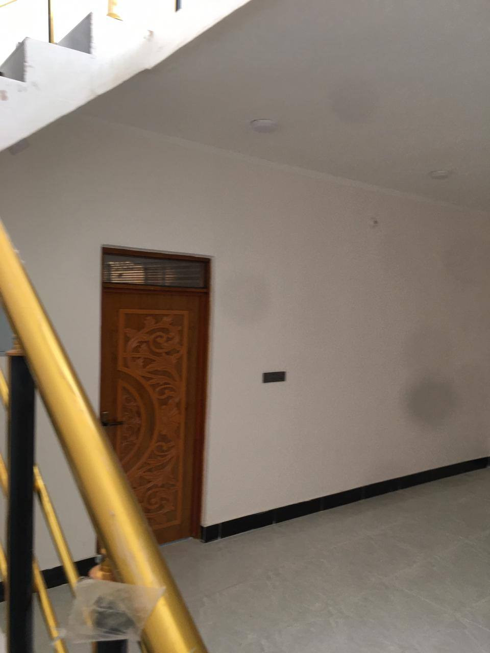 السلام عليكم منازل عدد 2 مساحه كل واحد 200
زراعي وصل طابو مكانهن ناصريه منطقه سبل ثانيه 
كل منزل يحتوي على 

غرفتين /صاله/ مطبخ حار وبارد/ صحيات داخليه وخارجيه / واستقبال / كراج سياره 

رباط كونكريت وبناء بلوك وسقف صب كونكريت 
وسطح اشتايكر

ملحقات /تانكي ماي 1000 لتر/ ماطور جحم وسط وكيزر وخلاطات ومغسله جاهز ع اخر حبايه تسكن كبل 
يوجد ماي / كهرباء / امبير /مدرسه / جيران منطقه متكامله 
***********
