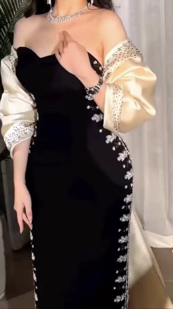 مرحبا بنات عندي هذا الفستان اخذته من بيج بل انستا كلش حلو بالبس ومخصر ع الجسم  ملبوس فقط ٤ساعات وبعده جديد  ولتلبيسه مالته بي والفراشه تجي طويله تصميم البدله يعني اطول من الفستان  كلوش  قياس ٤٠/٤٢ يلبس من وزن ٦٠ الى ٦٩ 

اشتريته ب ١٥٠ ورايدته ب١٠٠ مع توصيل
الي حابه تشتري تراسلني خاص مكاني الأنبار


**إذا كنت صاحب هذا الإعلان وتريد حذفه لأي سبب، رجاءا أرسل رسالة إلى الدعم الفني**