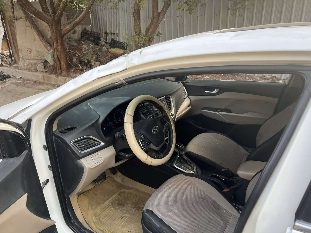 السلام عليكم
للبيع هونداي اكسنت
موديل 2019
السياره خليجي
ابيع عله حادث
رقم اربيل تحويل مباشر 
السياره شغاله وتمشي 
مكان السياره بغداد المشتل 
***********
