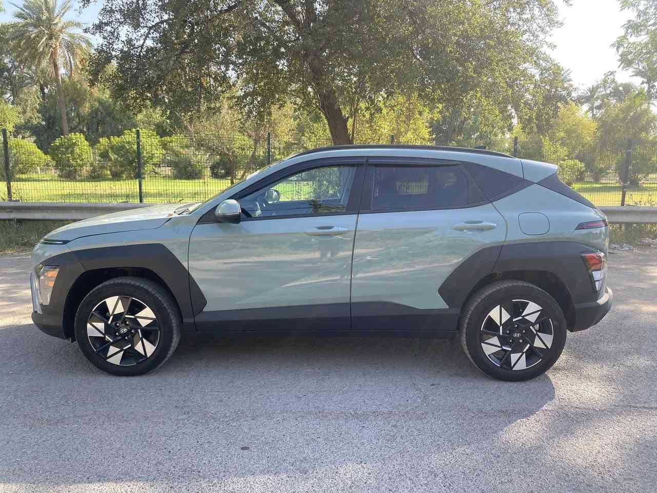 هيونداي كونا 2024 SEL Convenience HTRAC AWD (وارد أمريكي)
حادث بسيط جداً مرفق مع الصور 
جميع الايرباكات سليمة
المواصفات :
•گير تعليگ
•كشنات تدفئة
•شاشة عدادات رقمية
•شحن لاسلكي للهاتف
• محرك 2.0 لتر 4 سلندر بنزين
• نظام دفع رباعي HTRAC AWD
• شاشة معلومات 
• شاشة عدادات رقمية 
• نظام ملاحة (Navigation)
•ابل كار بلاي 
• تشغيل بصمة ودخول ذكي
• مثبت سرعة ذكي بالرادار (Adaptive Cruise Control)
• نظام المحافظة على المسار (Lane Keeping Assist)
• نظام التحذير من الاصطدام الأمامي مع الكبح التلقائي
• مراقبة النقطة العمياء
• تنبيه حركة المرور الخلفية
• تبريد اوتو قطعتين
• مقعد السائق كهربائي
• كاميرا خلفية
• حساسات خلفية
• إضاءة LED أمامية وخلفية
 •درايڤ مود
•ماشية 10   الف
•السعر : 185 وبيها مجال مرقم بغداد بأسمي
العنوان : بغداد سبع ابكار 
رقم الهاتف : ***********
