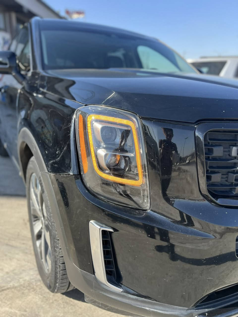 السلام عليكم كيا تلورايد موديل  2021   السعرر(220)***********    السياره امريكيه حادث السياره جاملغ و بنيد فقط بدون دواخل مواصفات السياره /فتحه سقف /بصمه أبواب بصمه /كشنات كهرباء+تدفئه و تبريد /رادارات امامي وخلفي وجانبي/صندوق كهرباء7راكب/6سلندر /كير ومحرك كفاله   ڤي اي ڤي استيرن رجاج تحديد مسار شاحن السلكي تحكم استيرن شاشه كشنات كلهن كهرباء وبيهة هواي مواصفات مكان السياره بغداد زيونه
