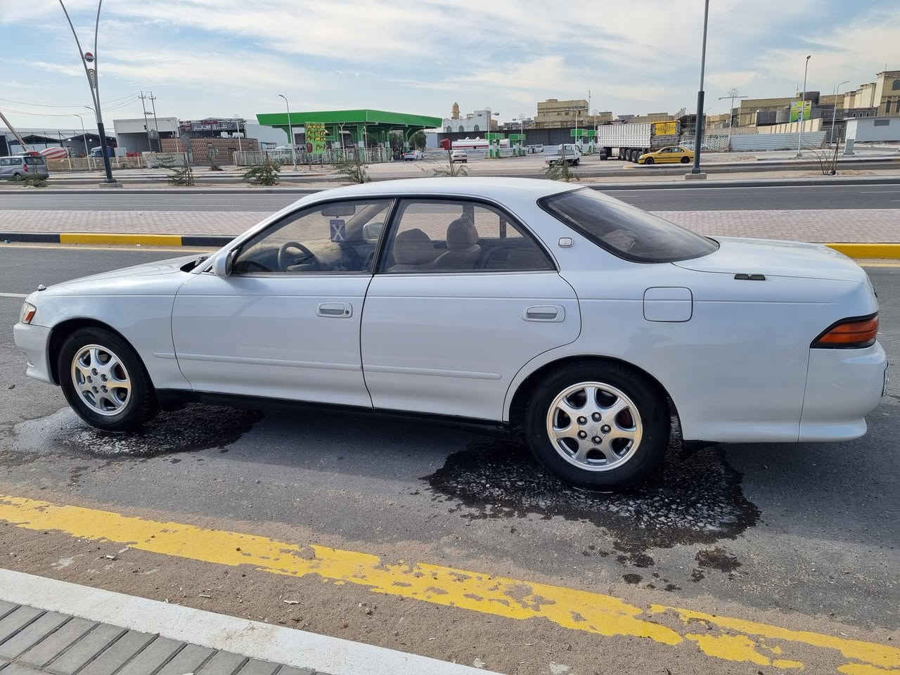 مارك للبيع موديل 95 كفاله كص ونقل كير ومحرك اثنين ونص جدد سنويه ل2029  جاهزه تبريد وحداده وتخم تاير كله جديد سعر 70 وبيه مجال مكلف بلنشر العنوان بصره الزبير رقم صاحب السياره ***********
