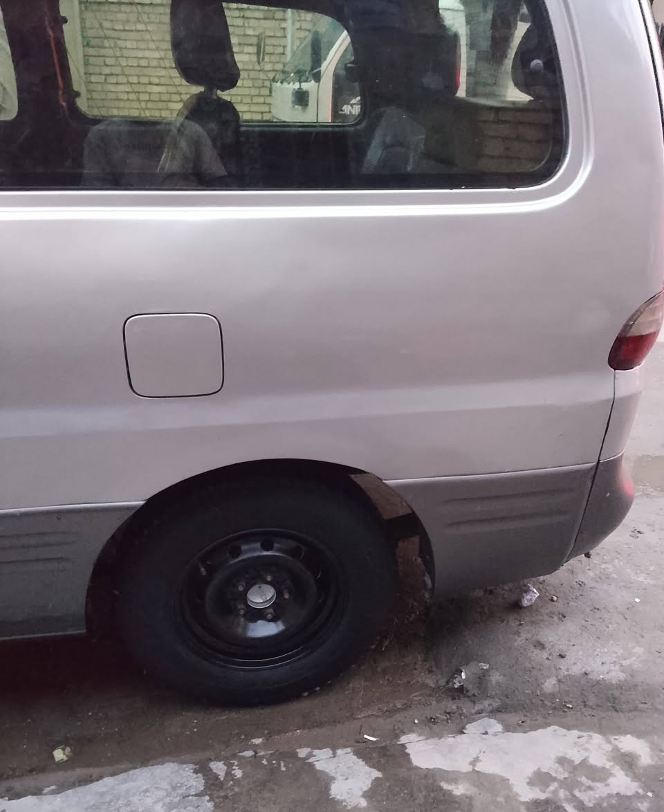 السلام عليكم ستاركس 2001 للبيع مكينه وكير كاز سوبر جدد مال حاويه اكسل وكاردن  جديد صدر جديد تخم تأير جديد مشط ستيرن جديد السياره كله جديده شوف العين رقم ديالى الماني سنويه عضم عاج تحويل مباشر السعر 52 ورقه المكان بغداد 
***********
