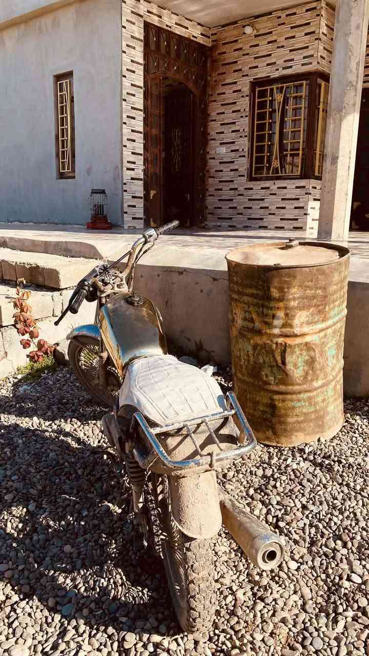 السلام عليكم موطور للبيع محرك شقال عايزو دينمه و هندل السعر ١٥٠ و بي مجال مكاني اني قريت الحود مو شراي لا تعبني الرقم *********** و الخاص مفتوح
