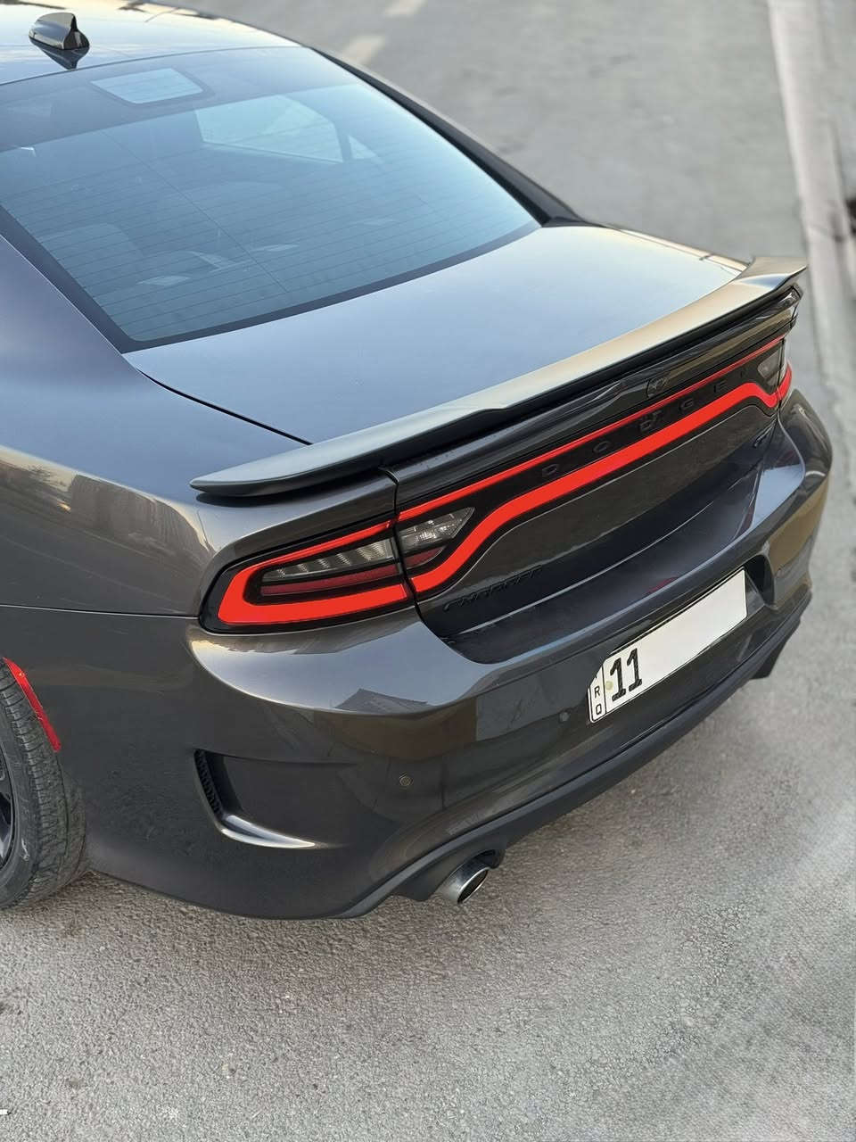 ب سعر البلاش  جارجر GT  موديل 2023
لون فيلي 

  فول  مواصفات 

حادث السيارة جاملغ وبنيد وفقط 

سيارة  ماشية 51  ميل 

سياره جديده بمعنى الكلمه

بغداد  الجديد هزة وفحص وسنوية كلشي جديد

المحرك : V6.  3.6L .

المواصفات :

* جناح خلفي بلادي

* ويل قياس 20 انچ بلادي تخم تاير جديد

* ستيرن رياضي . 

مقاعد رياضية حضن اسود . 

* مصابيح أمامية زنون . 

* كشافات الضباب زنون . 

* المصابيح الأمامية مع LED . 

* حساسات . 

* شاشه كبيرة مع نظام ملاحة نفكيشن GPS .

* الشاشة مع اوپشنات SRT . 

* سستم صوت الپاين .. 

* مقاعد أمامية كهربائية عدد 1 

* مقاعد أمامية وتدفئة . 

* تشغيل عن بعد . 

* ستيرن كهربائي . 

* تدفئة ستيرن . 

* محدد سرعة . 

* تلفون بلوتوث . 

* كاميرا خلفية .

* مرايا متحسسة للاضاءة العالية .

* كير شفتر  . 

* دخول ذكي (بصمة) .

* الرقم بغداد تحويل ثاني )

السعر  228 وبيها مجال

*العنوان: بغداد  حي الحسين 

للاتصال ع الرقم        ***********
