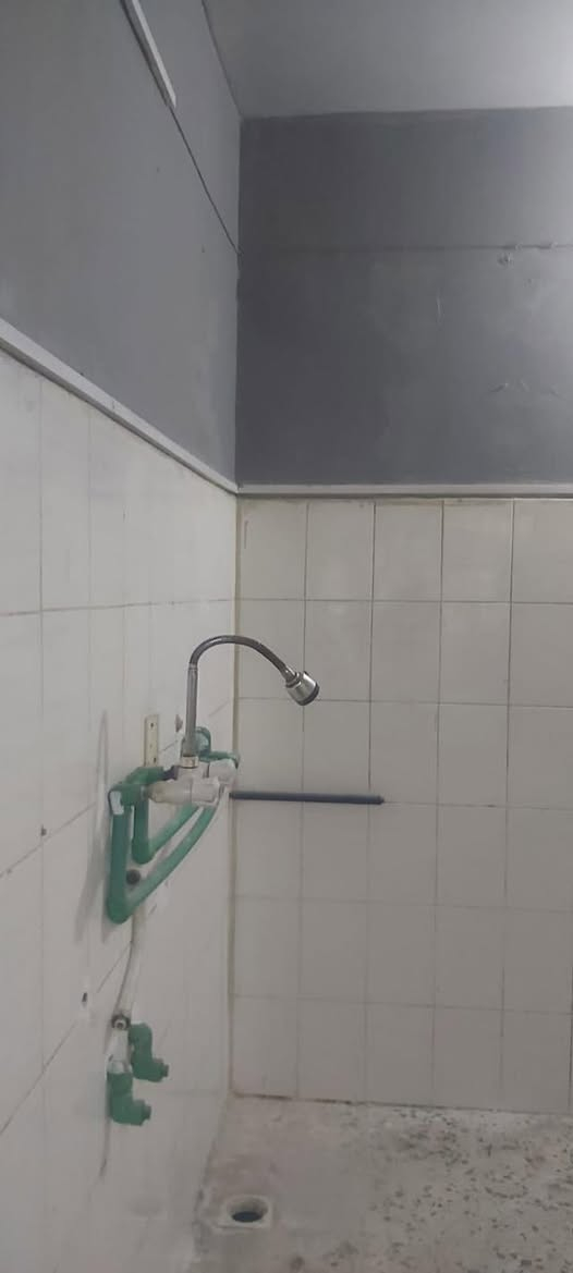 بيت للايجار بالمعقل يحتوي على 4 غرف وصاله ومطبخ ومشتملات
واتس ***********
