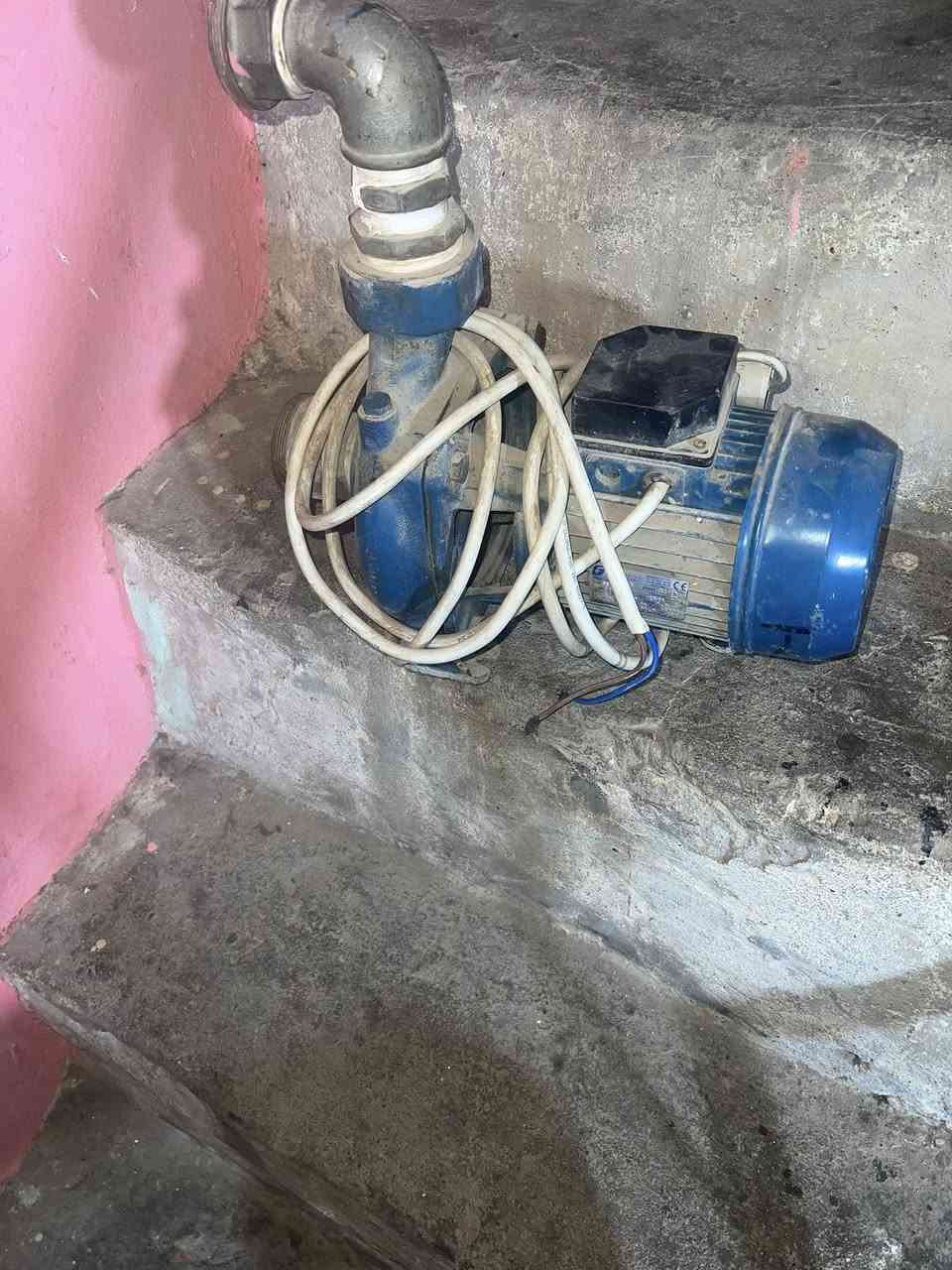 ماطور ماء  /2انج السعر 300وبي مجال المكان بغداد
***********
