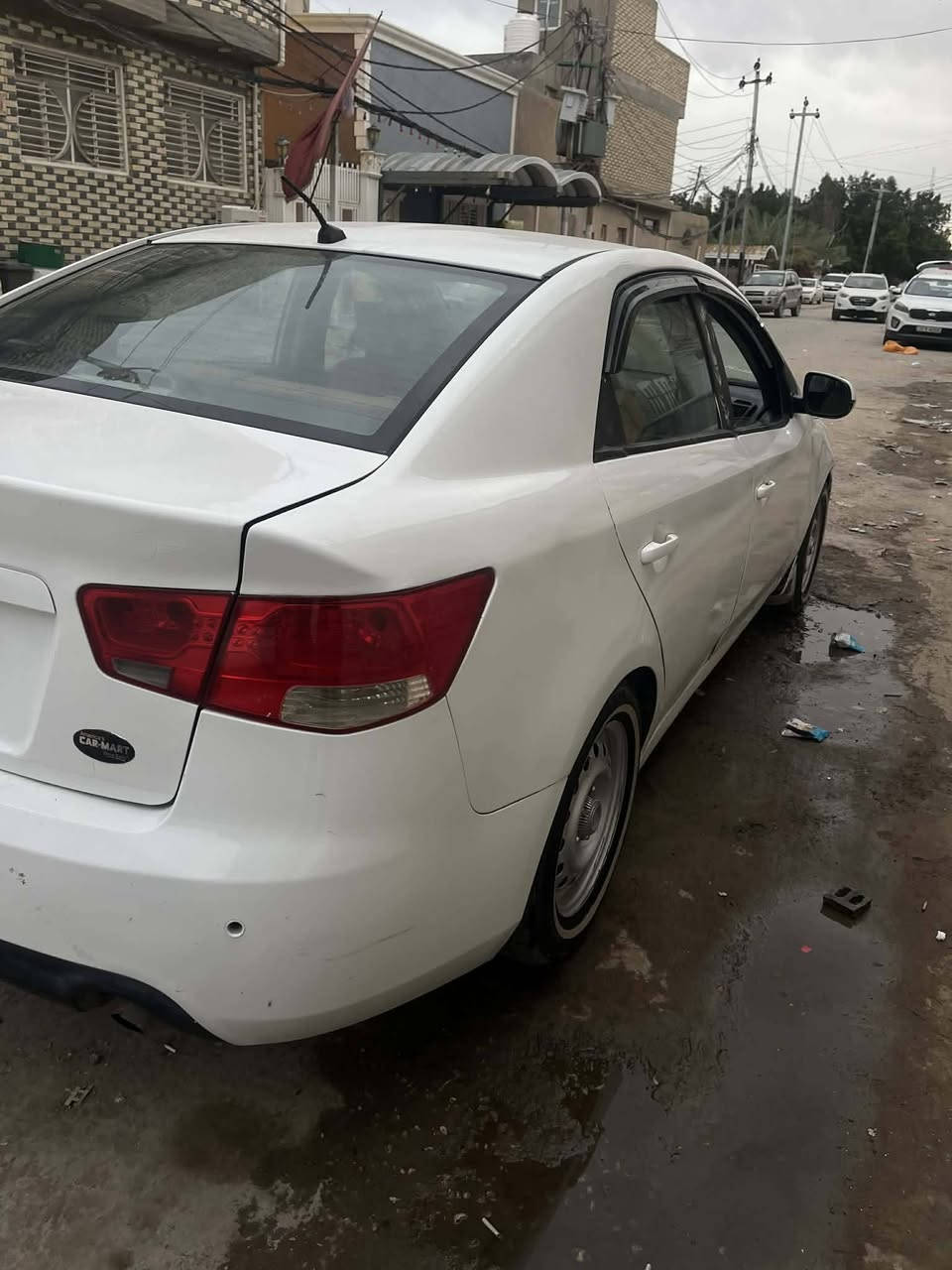 سلام عليكم سيارة سيراتو مديل ٢٠١١ السيارة مصبوغة حزام السيارة نصبة حلوة ومرتبة تخم تاير جديد مكينة جديدة دوشمة رقم واسط باسمي مشروع وطني مداور وين ميعجبك  السيارة بيهة طخات بسيطة مكفولة من الضربة القوية السيارة حلوة ومرتبة مال جناي سعر 75 وبيهة مجال رقم التلفون ***********
