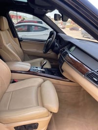 X5m • بانوراما • جلد