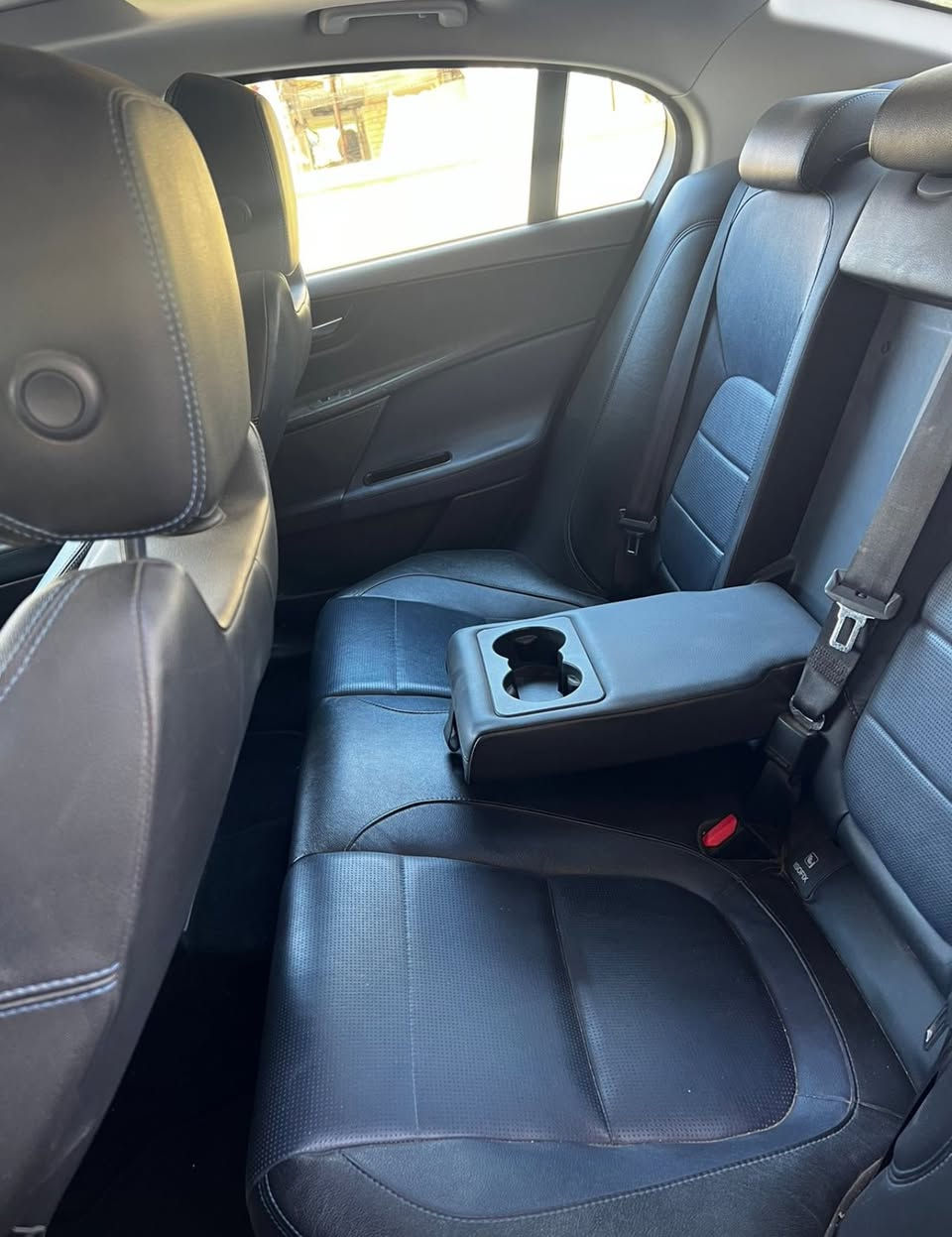 جاكور xe RSport خليجي وكالة سردار بدون صبغ محرك و كير مكفول ماشية 117 الف  ***********
