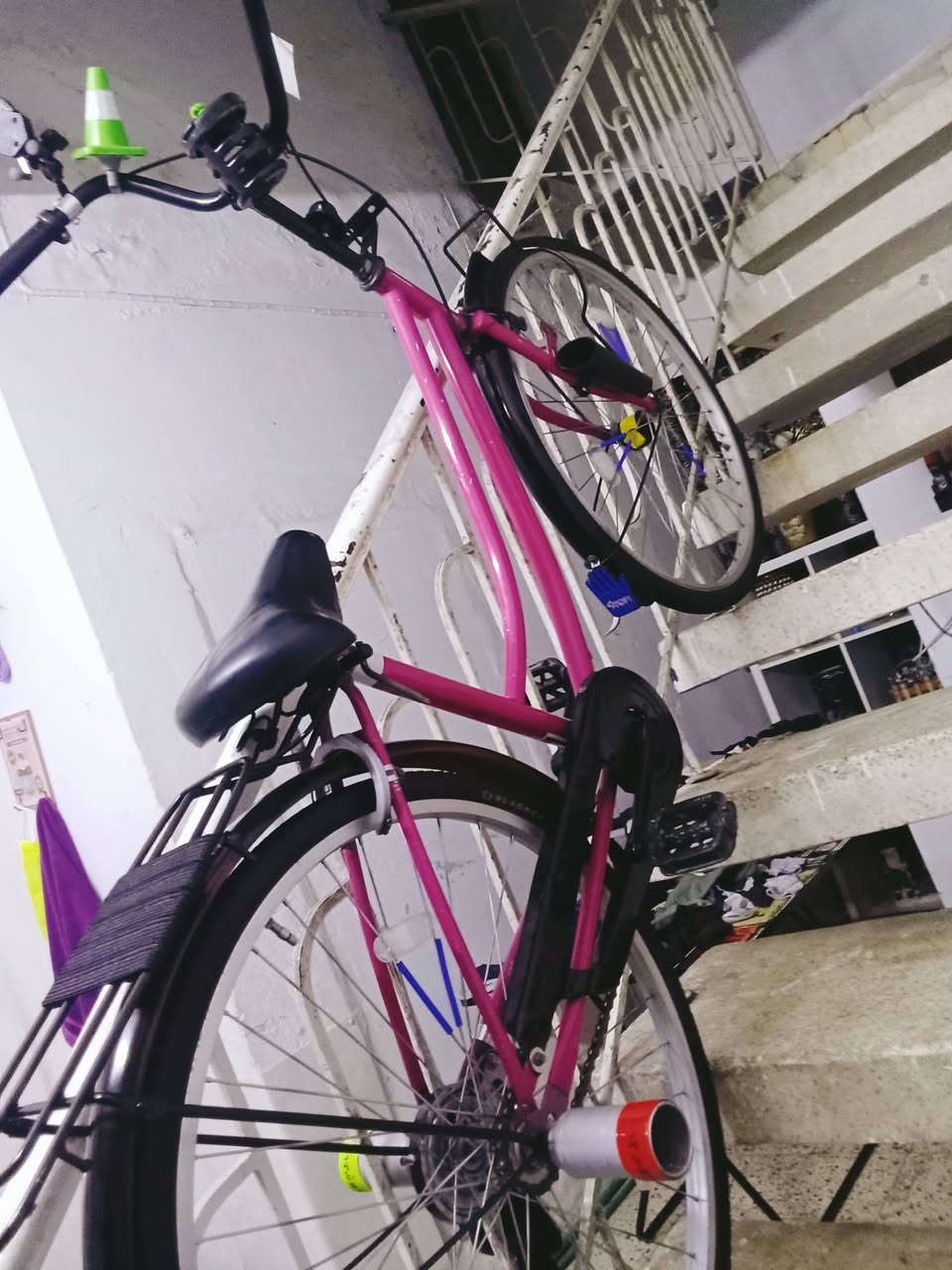 السلام عليكم بايسكل بناتي حجم 26 بايسكل نظيف بغراض جمبزه كامل هو وغراضه السعر 85 بمجال بسيط مكانيف بغداد العامريه رقم تلفوني *********** واتساب
