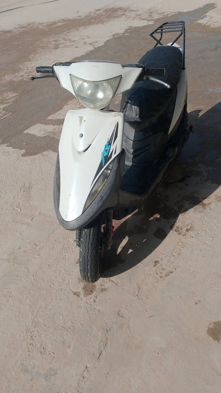 السلام عليكم ماكس عدلة لبيع   مكان حلة مركز المدينة موديل2004  0781 574 0314
