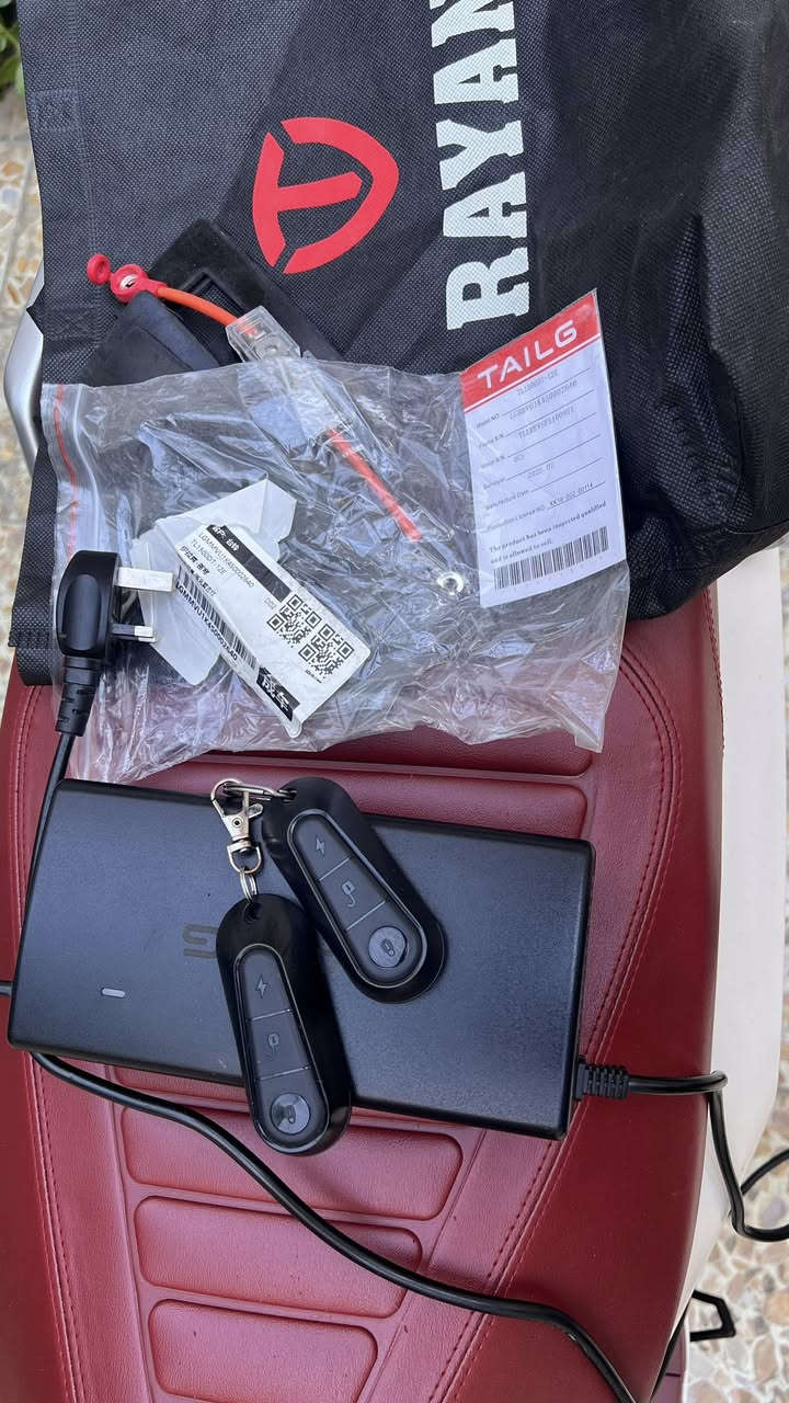 سلام عليكم
دراجه شحن الريان وحش الكون
دراجه جديدة مكفوله من الشخط
لون بيجي وداخل احمر Vip 
ماشيه٧٥٠ كيلو حقيقي 
دبل بصمه تشغيل عدد٢ 
كتلوكات الشركه والشاحن الاصلي وياها
مكاني الشعب شارع الصحه 
السعر ٩٦٠ وبيها مجال قليل 
***********
