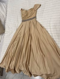 مقاس 38 • ملبوس مره وحده