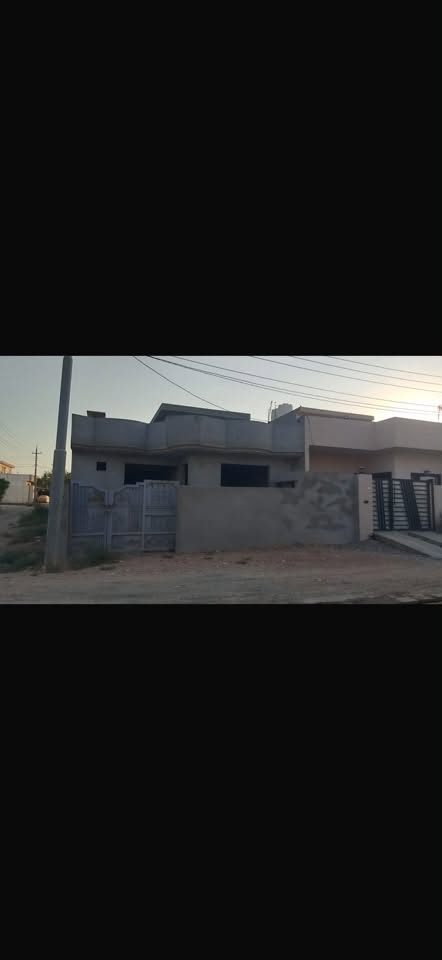 بيت هيكل للبيع في رابرين سبعه نيسان كدام اسكله خورشيد مساحه ٢٠٠متر سعر ٢٧ مليون وبي مجال  بسيط للشراي 
تتكون من استقبال و هول و مطبخ و صحيات و غرفتين
للاستفسار 
اتصال   ‭***********‬
