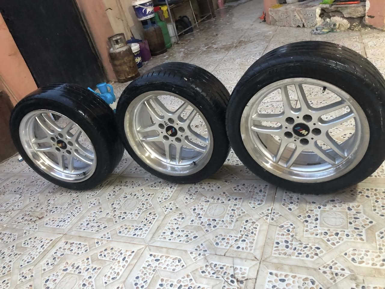 تخم ويل 4 للبيع رياضي مع تايرات


**إذا كنت صاحب هذا الإعلان وتريد حذفه لأي سبب، رجاءا أرسل رسالة إلى الدعم الفني**