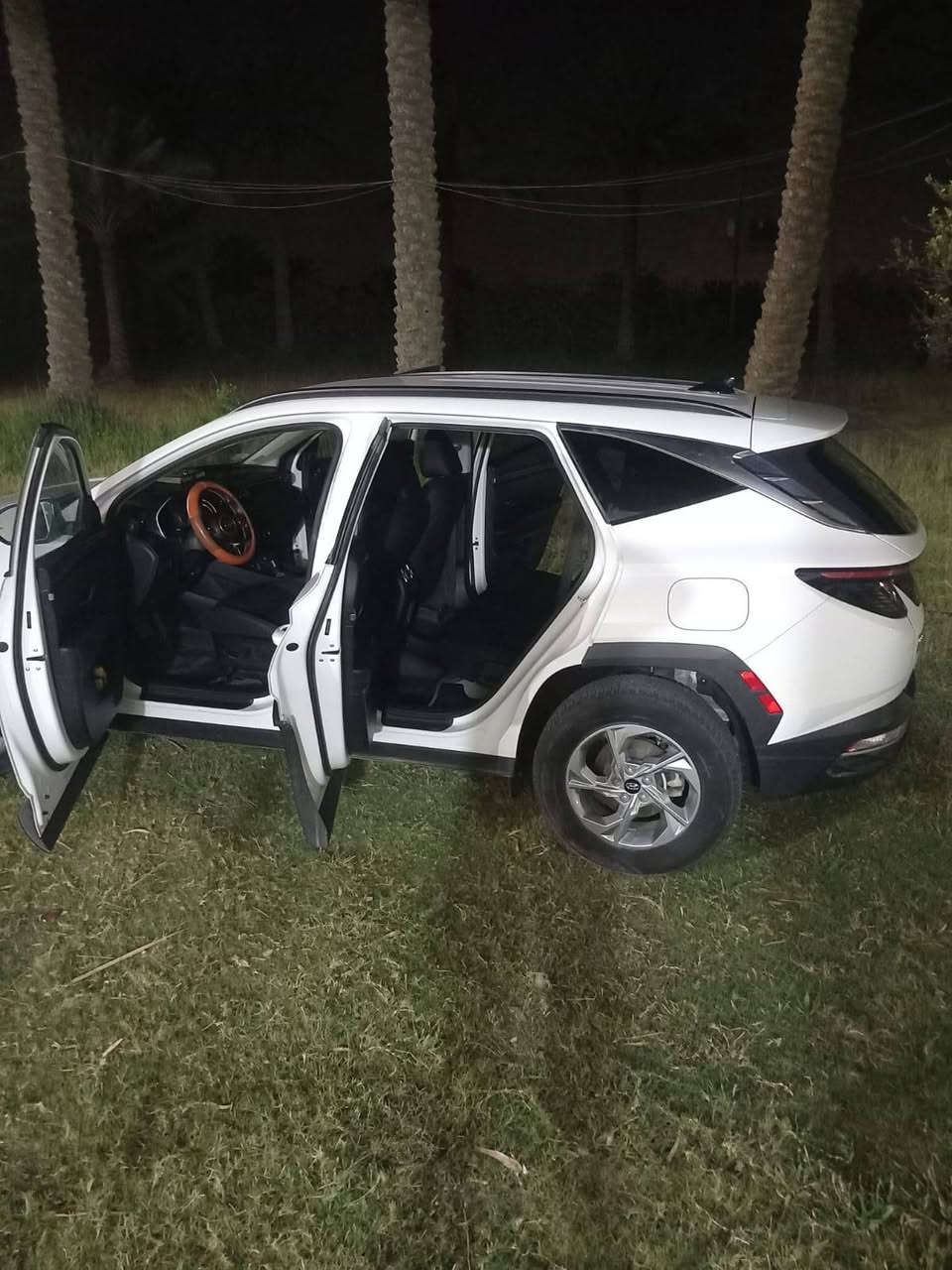 توسان ٢٠٢٣ 
السياره جاهزه ماشيه ١٣٠ الف حادثها شبر بالجاملع الامامي بارد
سعرها١٧٠وبيها مجال
مكانها بابل
رقم صاحب السياره
***********
