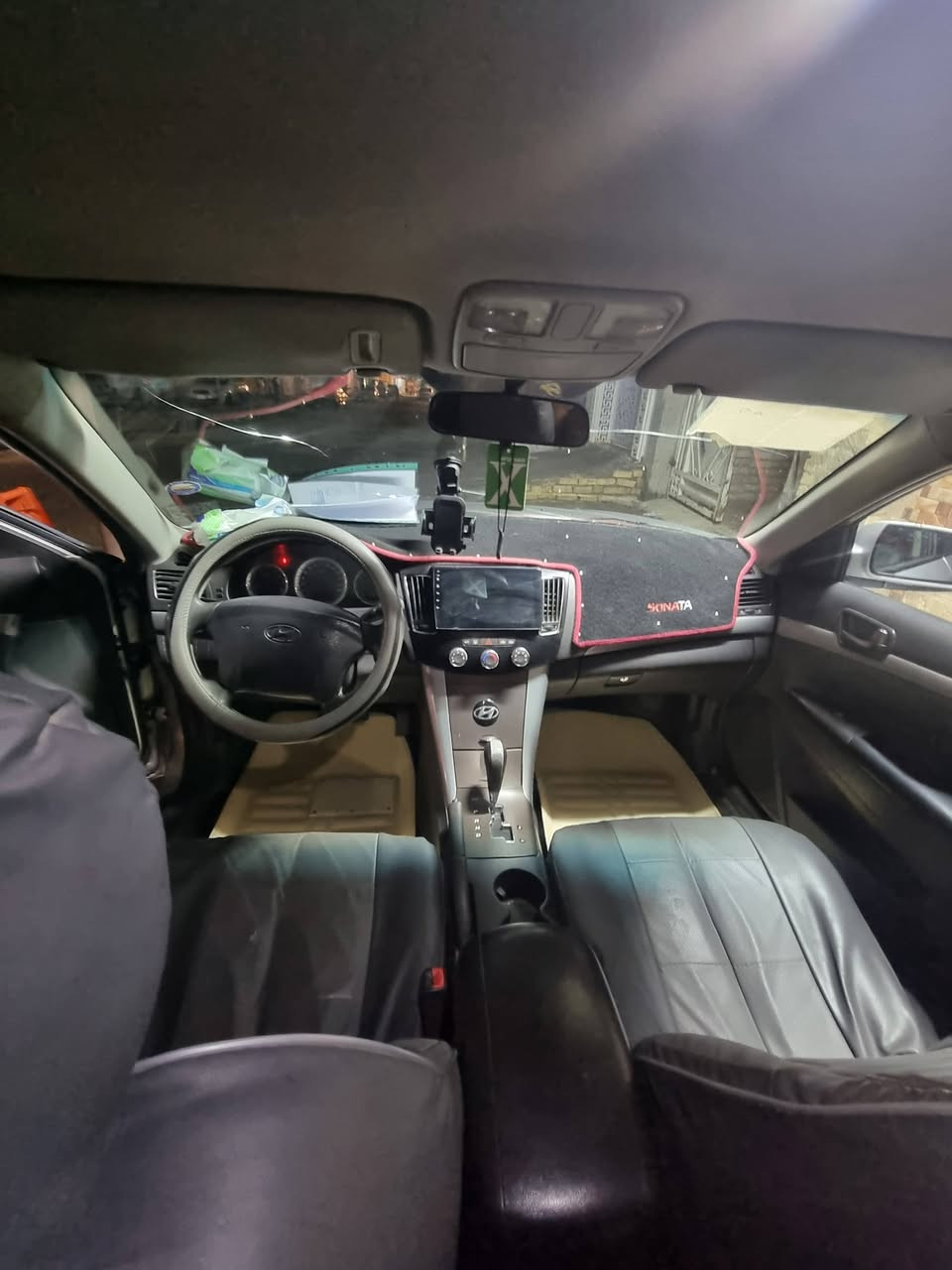 سلام عليكم سوناتا موديل 12 المقدس وارد كوري كفالة كير محرك حداديه باتري جديد تخم تاير جديد مكان السياره في ميسان العماره مركزي  سعر 110الئتصال على ***********
