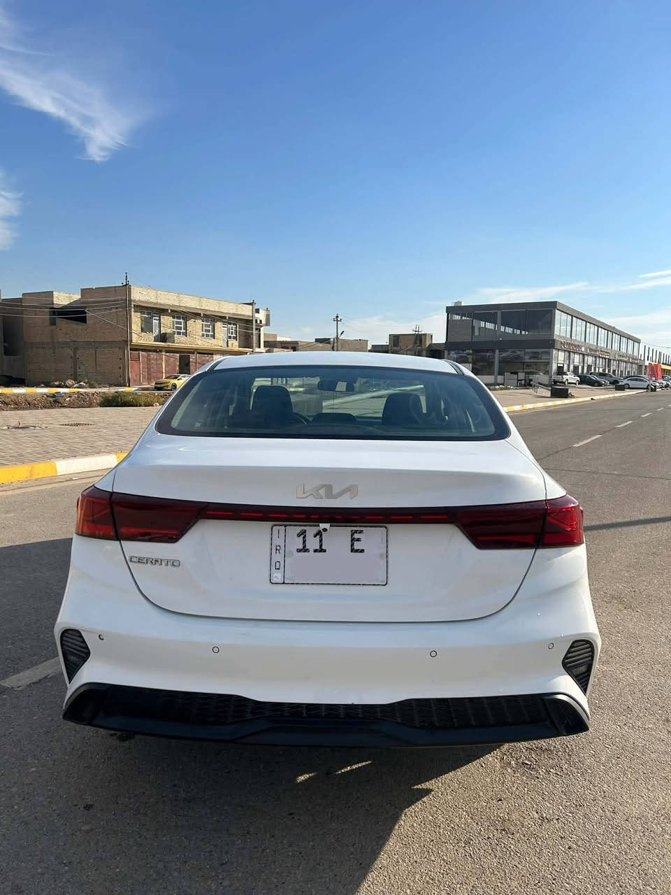 سيراتو خليجي موديل 2023 رقم بغداد مكينة 2000 دوش رقم انكليزي بسمي سنويه لل٢٠٣٠
السيارة كفالة عامة عدا شبر جوه قبق البانزين بارد بي دي ار بدون صبغ 
مواصفات عادية 
داخل اسود - تحكم ستيرن - شاشه جبيره وكامرة - حساسات 
ماشيه ٧٦  
مكانها واسط الصويرة 
السعر ١٧٢ وبيها مجال
***********
