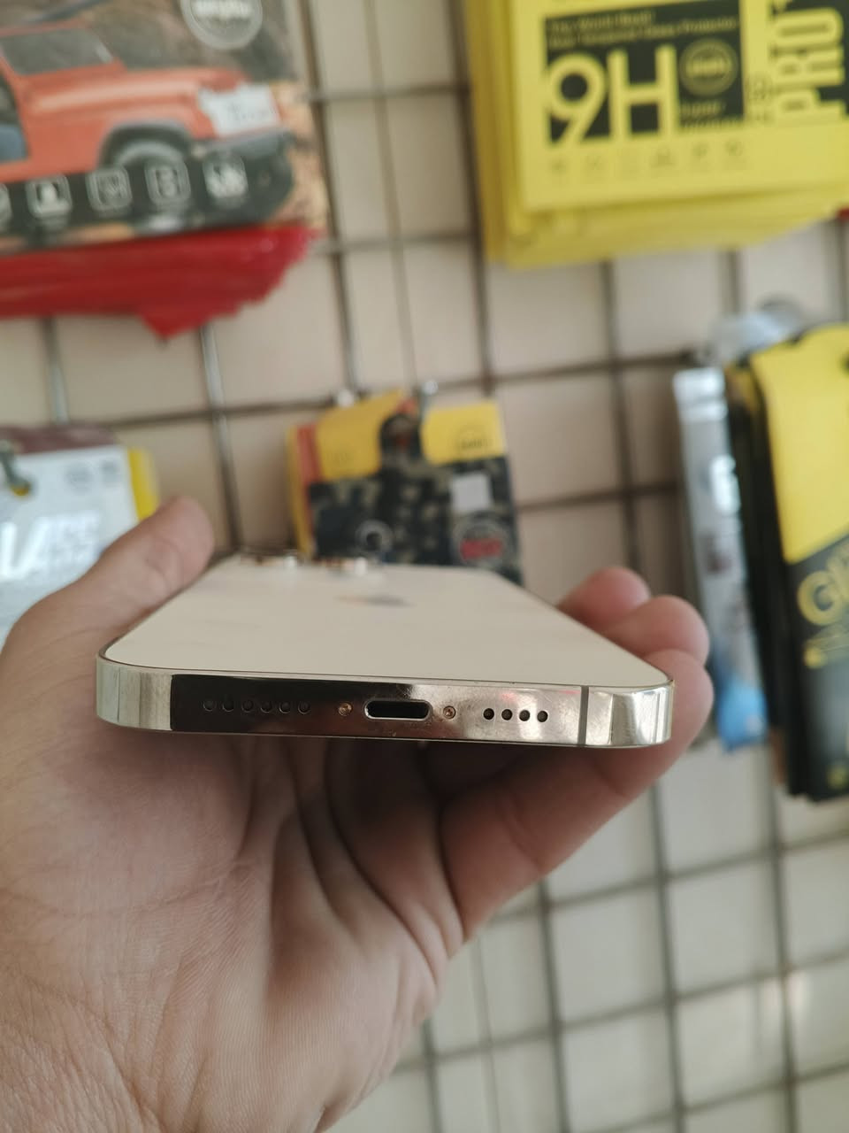 ايفون 14 برو ماكس 
ذاكره 256
بطاريه 93 لا معله ولا مبدل 
شرق اوسط نموذج m
جهاز مكفول كفاله عامه 
السعر 860
مكتب علي الشمري واسط قضاء العزيزيه شارع العام مجاور محطه عماد بدريه شارع القدس التواصل والاستفسار ***********
