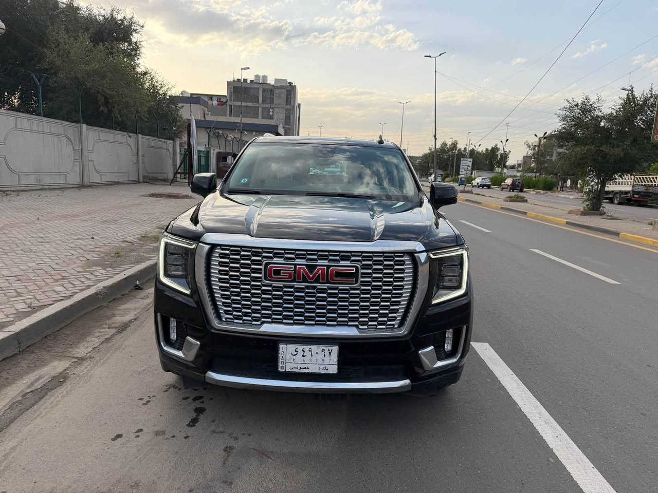 ﷽بسعر منــاااااااســب جــداً
 للبيــع او مــراوس 
‏GMC يوكن دينالي 2023 خليجي وكالة المنصور  رقم بغداد بااسمي شخصيا
دنلي فخامة بكل معنى الكلمة
مكينة 8 سلندر
عداد المسافات: 48 الف 
المواصفات: خليجي وكالة المنصور
رقم بغداد بأسمي شخصياً 
فول مواصفات ١/١ 
بانوراما
جكات
كراسي جلد اصلي(عسلي)
كراسي اثنين كهرباء
كراسي هزاز(عند اقتراب السيارة من اي شي)
كراسي خزن(ميموري)
كراسي(تدفئة+تبريد)
كراسي خلفية تدفئة
تبريد خلفي شاشة
شحن الهاتف لاسلكياً
عدادات شاشة ديجيتال
رادار
تحديد مسار
كروس سرعة
داتا شو DATA SHOW
نظام AUTO START
هاندبريك دكمة AUTO HOLD
نظام DETECT OFF
نظام مانع انحدار
٦كامرات ٣٦٠ درجة
فول تحكم استيرن(جهتين امامي+جهتين خلفي)
استيرن كهرباء
استيرن تدفئة
دوسة كهربائية
صندوك كهرباء (شفط)
دبل حساس (امامي+خلفي)
مانع تزحلق
فور ويل
شاشة امامية كبيرة اصلية تدعم ابل كار بلي واندرويد اوتو
شاشات خلفية اصلية
تشغيل عن بعد
اشارة بالمري
مري كهرباء(شفط)
#نقطة_عمياء
لايت عدسة زنون(عالي+ناصي)
لد أمامي خلفي

🟩 السعر ( 460$  )💸وبيها مجال بسيط     

للإستفسار الاتصال ع الارقام التالية 
*********** 

تحياتي للجميع 🌹
