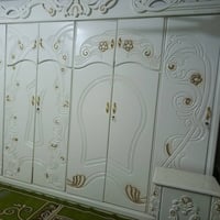 غرفة أخشاب للبيع كامله مع جرباية وتاج غير مصوره الغرفة جداً نظيفة السع...