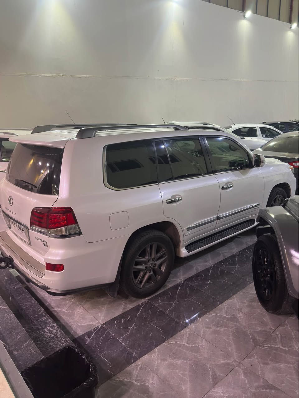 LEXUS 2015 LX 
فول مواسفات بدون صبغ 
ماشیة 245 الف کم
رقم و سنوی طغم تایر جدید
سیارە کلها بشرط 
سعر 433 و بیها مجال
*********** دهوك, العراق
