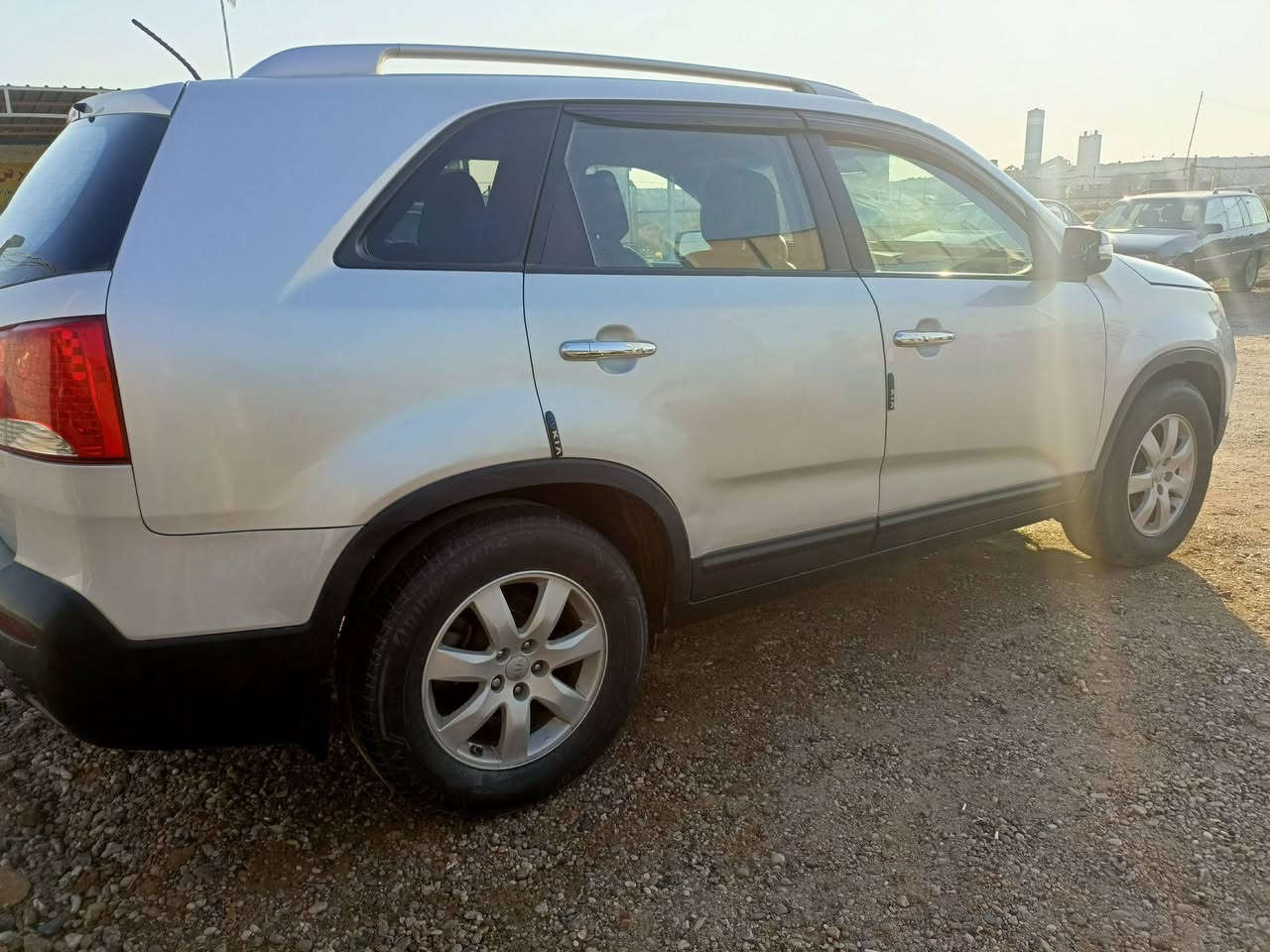 سورنتو امريكي 2013 
رقم انبار الجديد تحويل مباشر
ضرر السياره جاملغ الخلفي والباب
قطعتين
محرك وكير كفاله والك الفحص
محرك 6 سلندر
7 راكب 

السعر 145 وبيها مجال
***********
