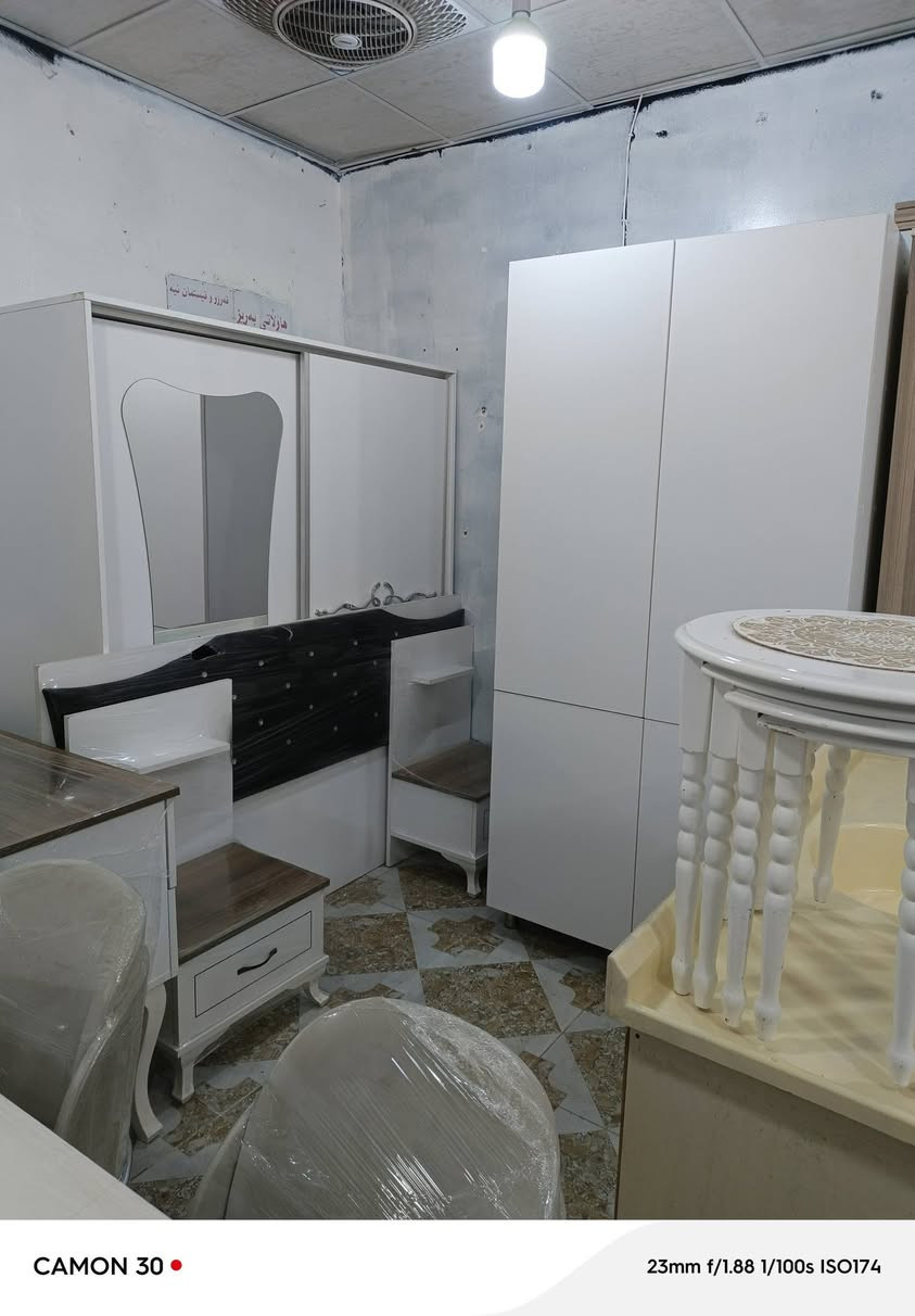 ناونيشلن / سليماني / كانيسپيكه پيشانگاي مه ليك

هه موو كالايه ك به رده سته 

هه ركاميانت ويست ئه توانن په يوه نديمان پيوه بكه ن

گه ياندنيشمان هه يه بؤ سه ر جه م شاره كان 

***********  viber
