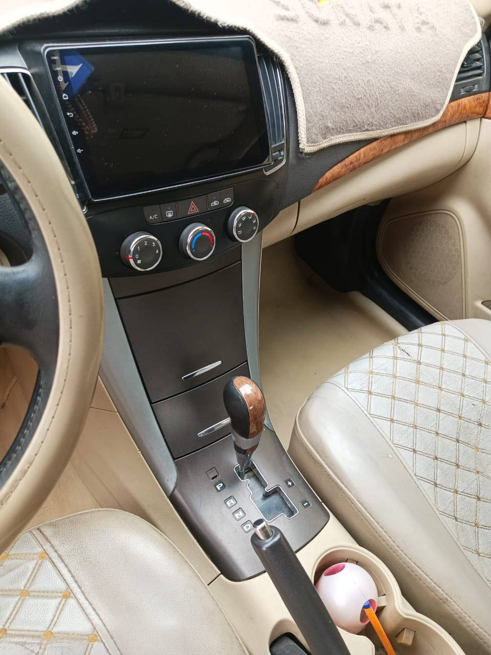 سلام عليكم سوناته  للبيع موديل 2009 وارد أمريكي حادث جوه  قبق البانزين المكينه 6V  وبيه خيط بخار سعر 115 ***********
