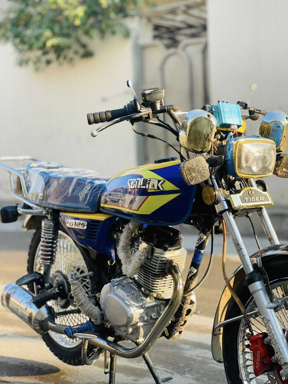 سلام عليكم تايكر للبيع ٢٠٢٤ درجه ما مفتحه سعر 550وبي مجال حك جيه *********** وتساب فقط
