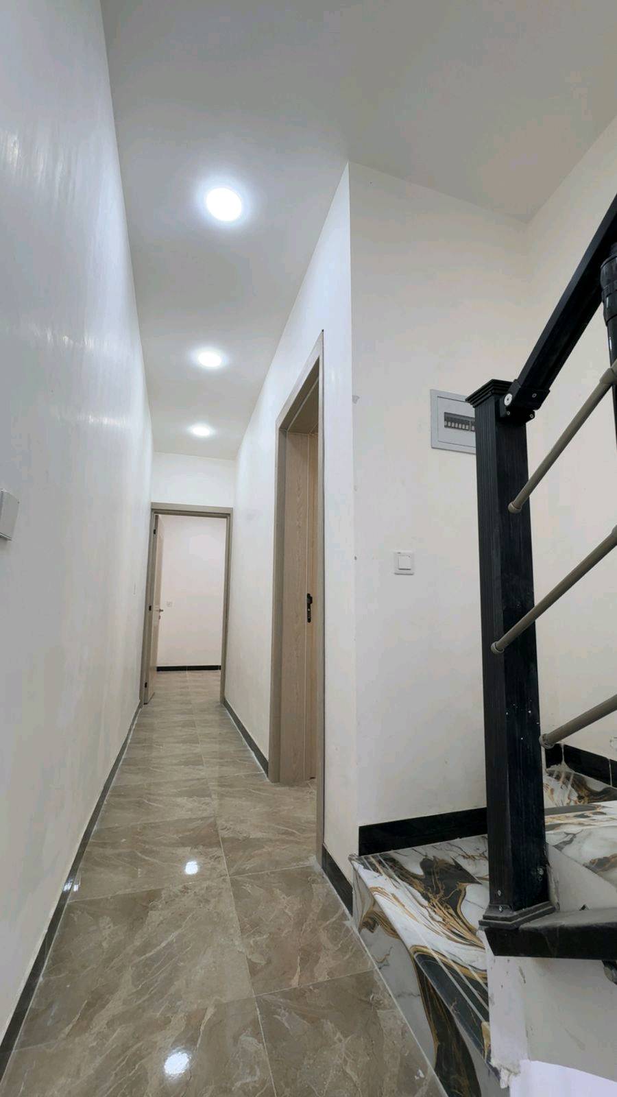 بيت للبيع مساحخ 55 واجهه7,752
الدوره ابو طياره قرب مطعم بيك جكن يتكون من 2غرف نوم استقبال مطبخ 2 حمامات