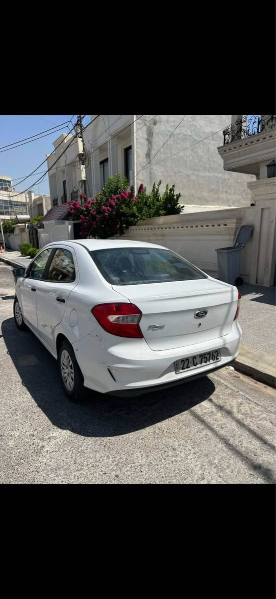 فورد فيكو 
موديل. ٢٠١٩
كير ئوتوماتيك
سياره كه.  كير مه كينه و تبريد كاره باي به شه رت. سياره كه. رقم سه نه وي هه زه هه مووي نويه.  به ناوي خومه.  سياره كه. ٣ بارجه سبوغه به بي داخلي به بي ارباك.    رقم تلفون واتساب *********** أربيل, العراق
