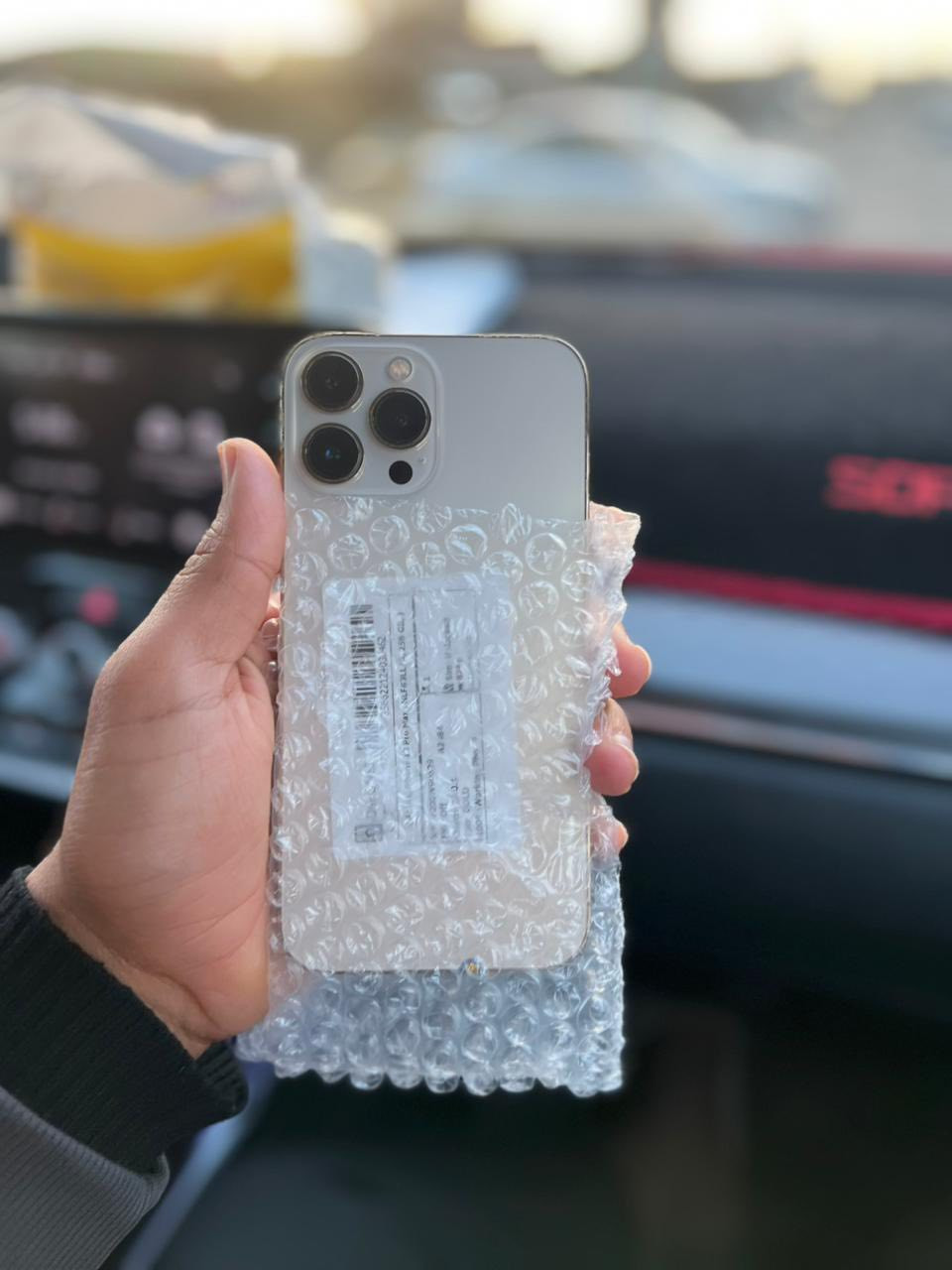 متوفر ١٣ برو ماكس 
مكفول 
ووتر بروف 
بطاريه بلادي ما مرفوعه مع الضمان 
ذاكره ٢٥٦ و٥١٢ 
نضافه 💯 
البيع مفرد وجمله 
مكاني حله. الاتصال على الرقم ***********
