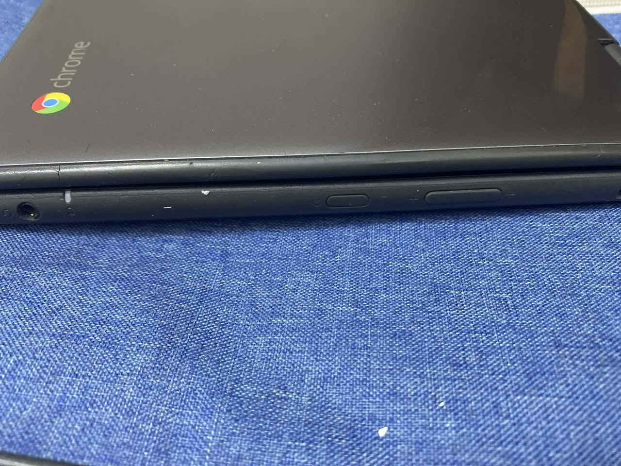 سلام عليكم اللابتوب لبيع شغال نضيف كلشي مابي المس شغال ولكيبورت شغال كامل وبي شاحنه وجنطه ماله وكارت بي الحساب ذاكره 256 سعر 175عنواني بغداد الطوبجي هاتف***********
