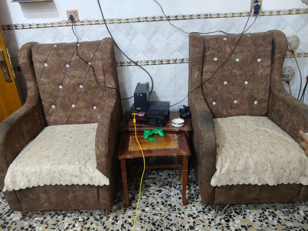 تخم للبيع ١٢ مقعد نظيف المكان الثعالبة السعر ٣٥٠ وبي مجال الرقم ***********
