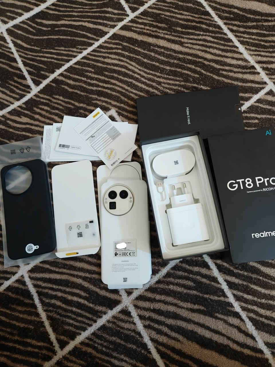 ريلمي gt 8 pro  ذاكرة 512 رام 16 نسخة عالمية استخدام اسبوع فقط شرط ملحقاته ممستخدمه مراوس ب اس 26 الترا او للبيع السعر مليون و200 عنواني بغداد اي استفسار عالرقم ***********
