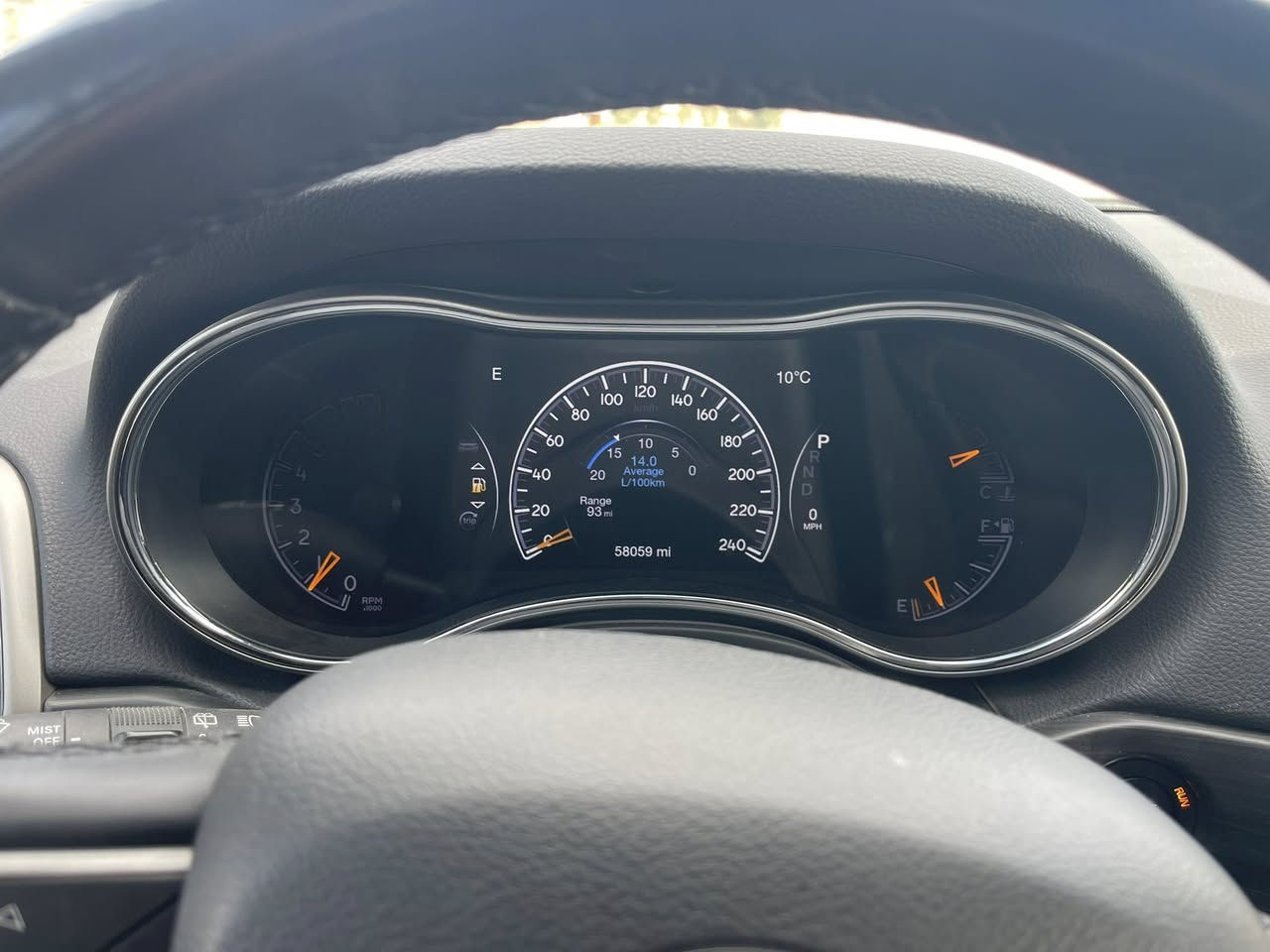 سلام عليكم جيب بلاك موديل22 فول ماعده الفتحه   كفاله ماعده الباب خلفي  تبديل  مال حاويه  فقط بدون اي ضربه داخليه بجم كبس رقم بغداد دولي بسمي 
ملاحضه السياره  مكفول من اي صبغ وبارد وضربه  
السعر 290 وبيه مجال 
***********
