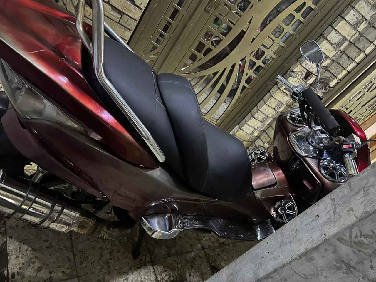 السلام عليكم 
دراجه فورزه 0/9
تزويد كامل
لون بلادي  من بره 
تزويد كله بلادي بصمه وسويج شركه ويها حتى وصل معرض مال رمبه موجود  
بجم بومه
كير عميه 
سماعه بلوتوث
مكينه مكفوله الدراجه خير من الله 
نواقصها تحتاج ترتيب  تريشه  وكذا هيج  
للبيع مكان بغداد  دوره شارع ستين 
***********
السعر مليون و400
وبيهة مجال 
اوراق كامله
