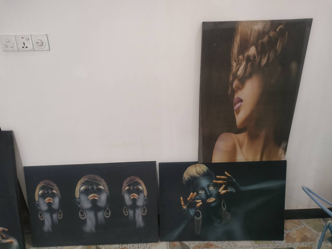 السلام عليكم . خمس لوحات فنية اقماش كلهن ب35
***********
