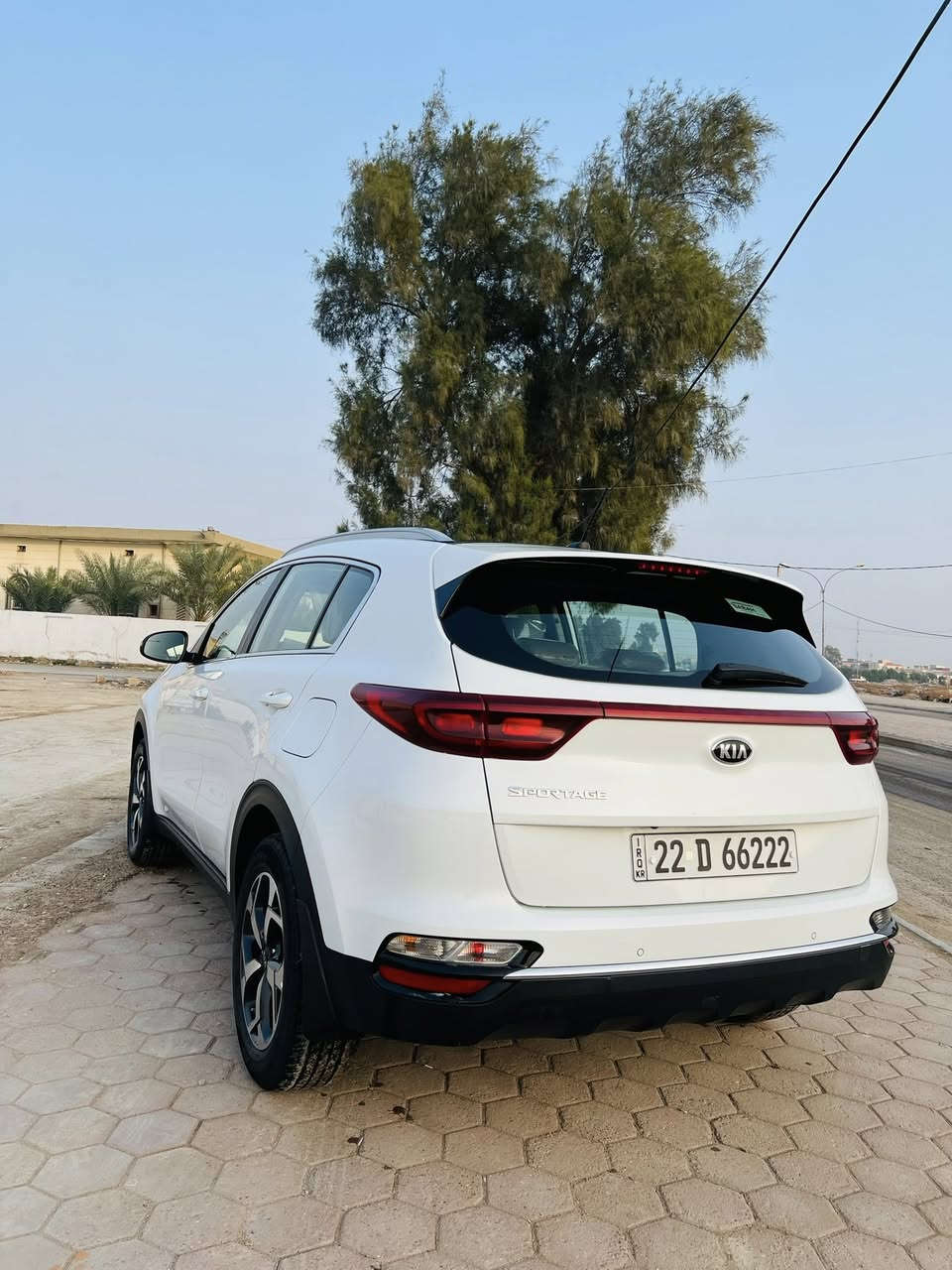 سلام عليكم اسبوتج خليجي موديل 2021بنراما  رقمها اربيل رقم جديد وهزه جديده سياره مناقصها اي شي تحويل ثاني يوم سنويه بسمي شركه الدوليه  ماشيه 90الف سياره جديده مال بيت مكفوله كفاله عامه بس بيها بارد علكد اربع اصابع بسفل البال الخلفي يعني ولا مبينه شي كلش قليل كير مكينه مكفولات السعر 223وبيها مجال قليل العنون محموديه وهاذه رقمي *********** وبي واتساب
